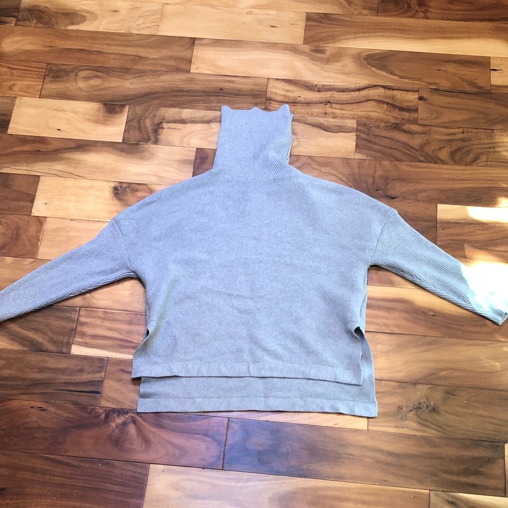 Cozy Women's Gray Turtleneck Sweater